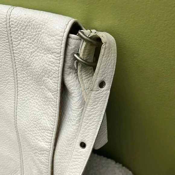 Plinio Visona White Leather Crossbody Bag - Picture 12 of 17